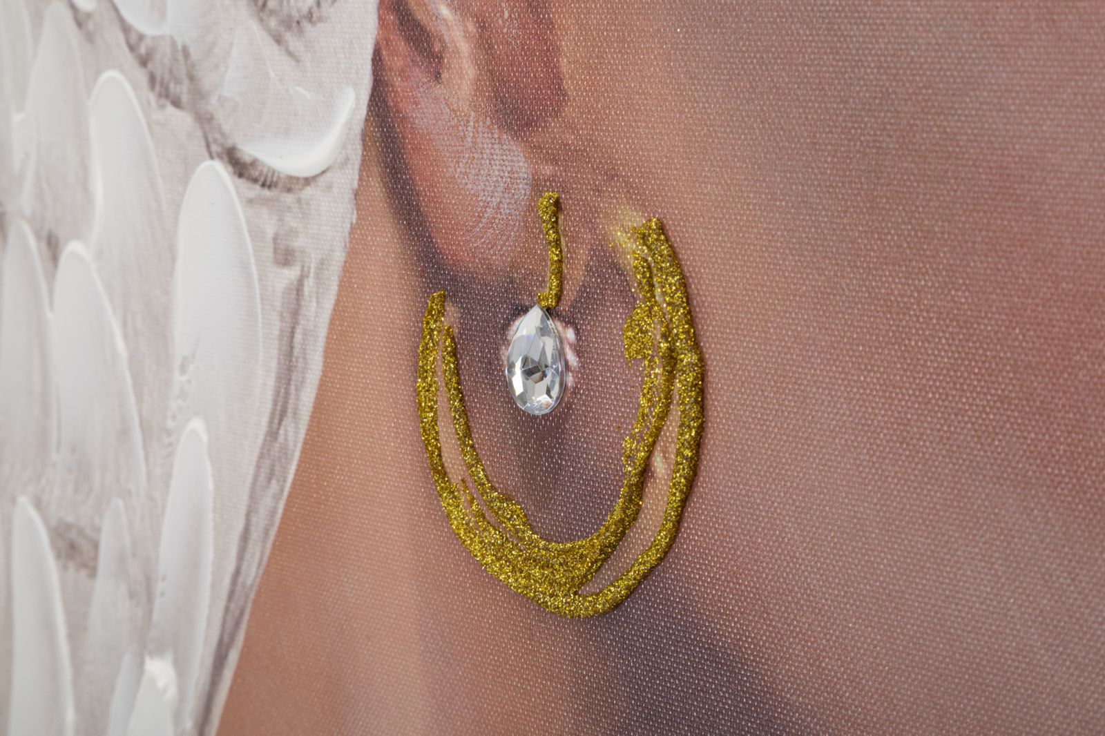 Wandbild Kloe Vertikal Leinwand Boho Chic Frau Papagei Gold 90X3X120