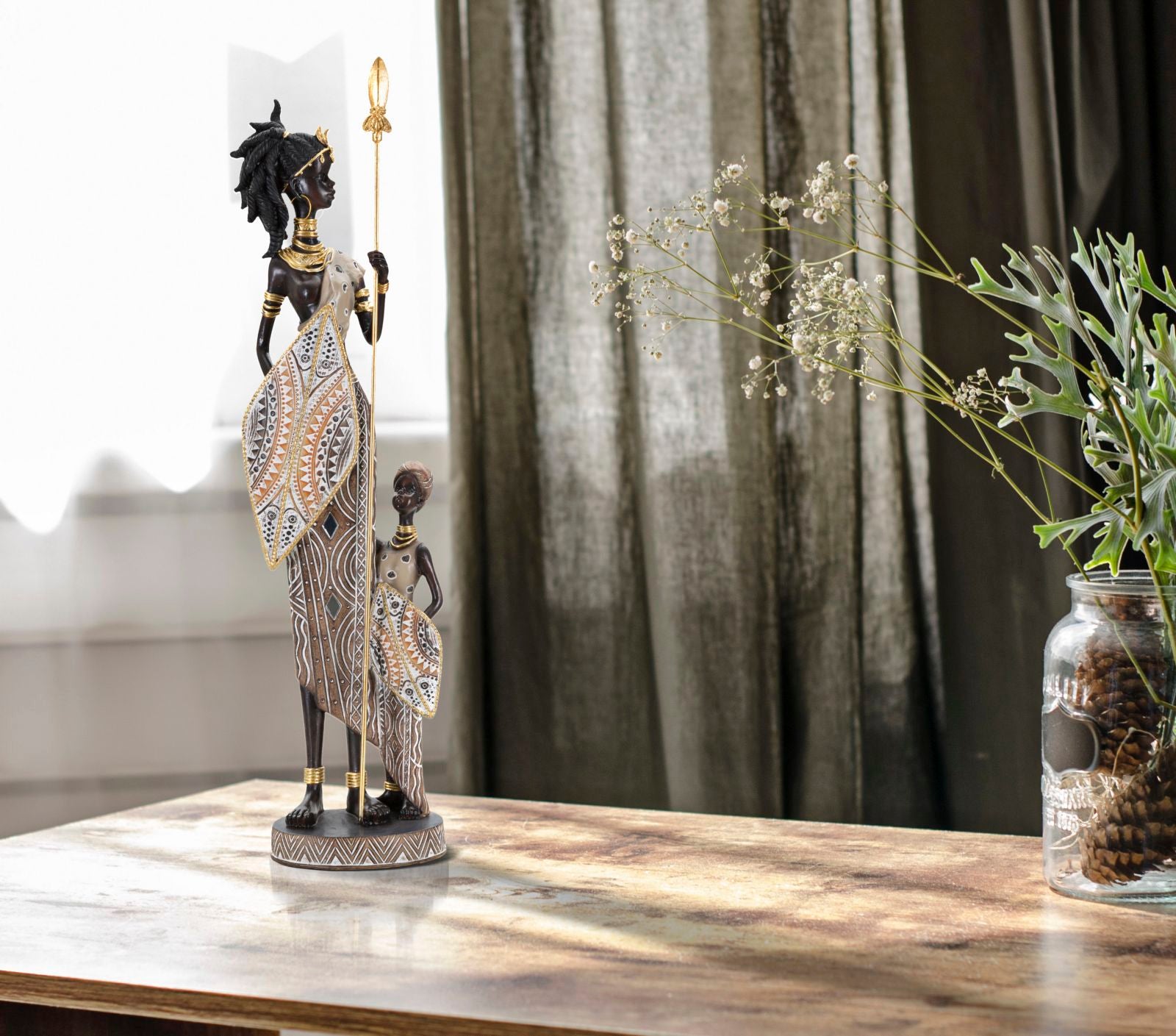 Masai Figur mit Kind 46 cm aus Harz – Moderne Dekoration