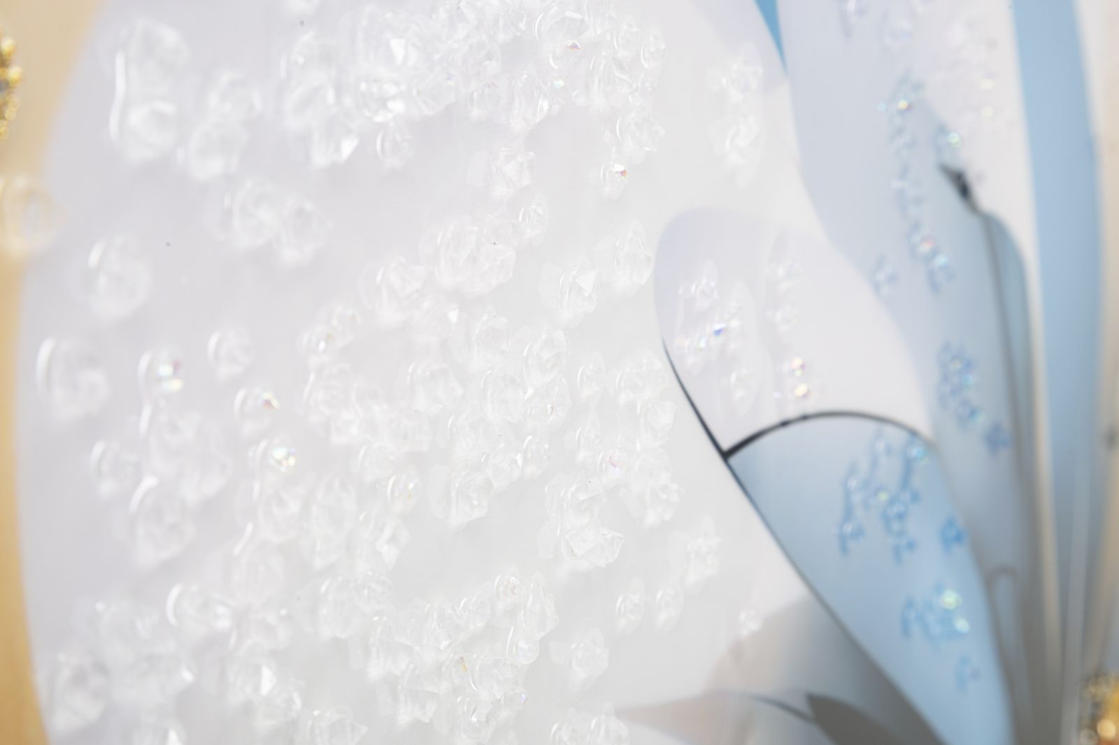 Dori Eleganza Wandbild 62x92 cm – Damenporträt mit großem Hut auf Leinwand im Glamour Stil