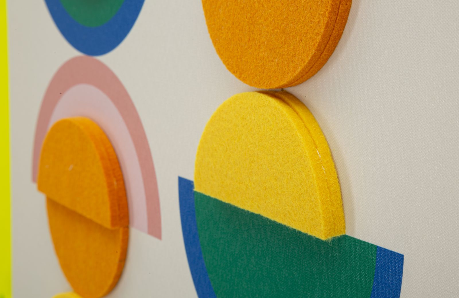 Pop Art Wandbild B mit Neonrahmen – Moderne Geometrie 50x70 cm