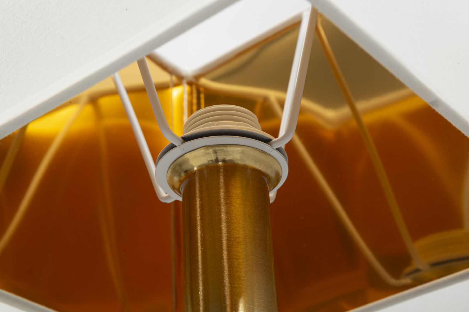 Wandleuchte Salzburg 40 cm – Edle Wandlampe mit Stoffschirm und Kristalldetail