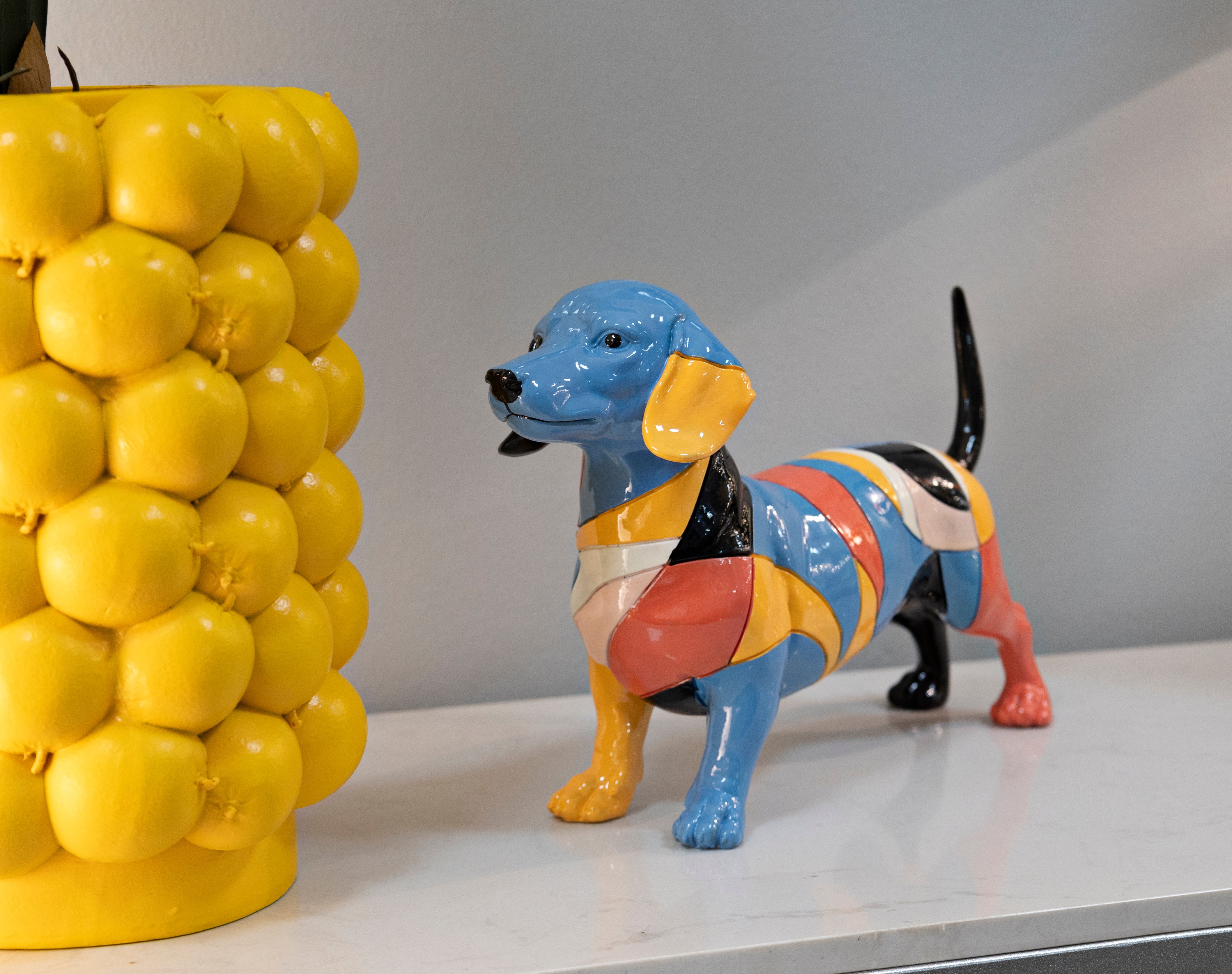 Dekofigur Dackel Pablo – Buntes Kunstwerk aus Italien 32,5cm
