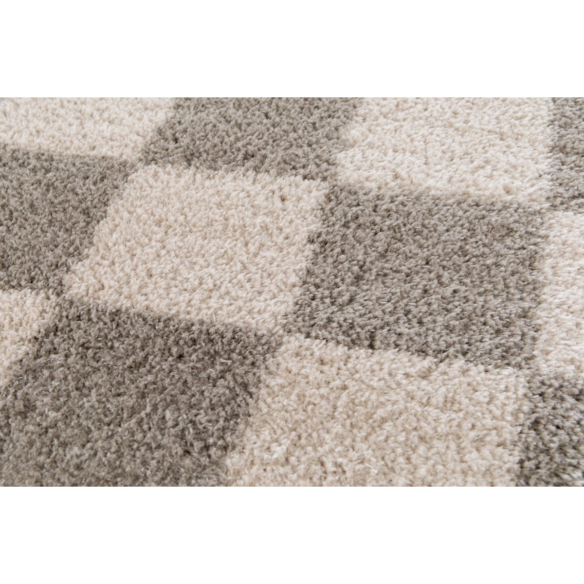 Süße und dicke Innenpersonen in recycelten Polyesterfliesen