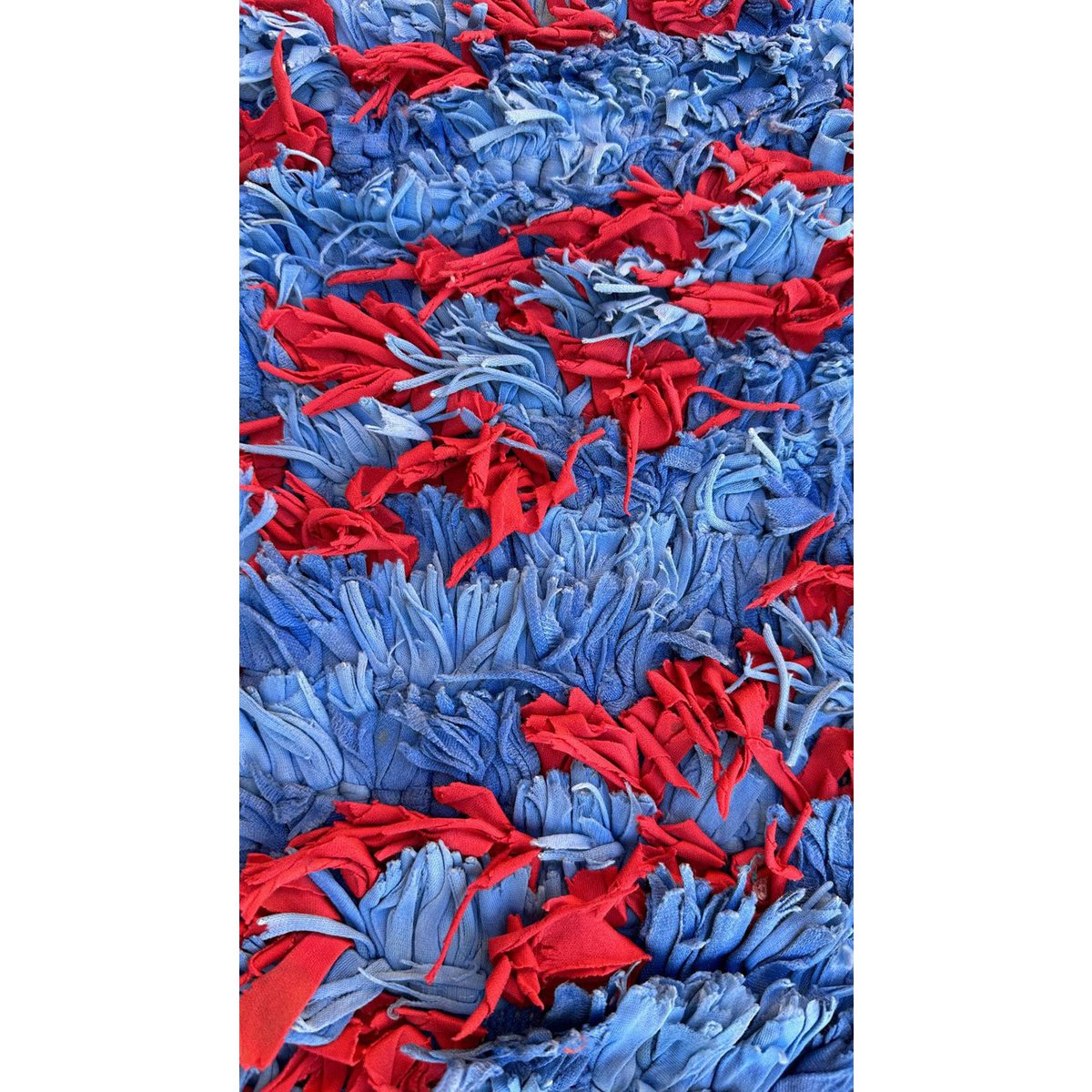 Marokkaner Berber Teppich in recycelten Textilien 88 x 136 cm