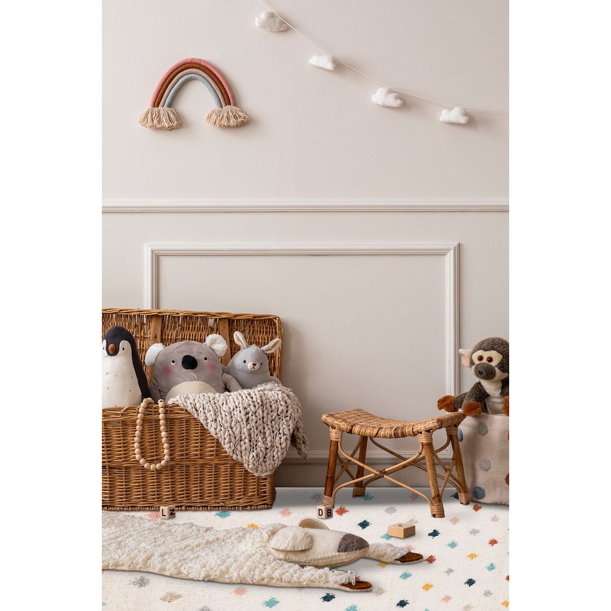 Süße Kinder mit lustigen verspielten Mustern