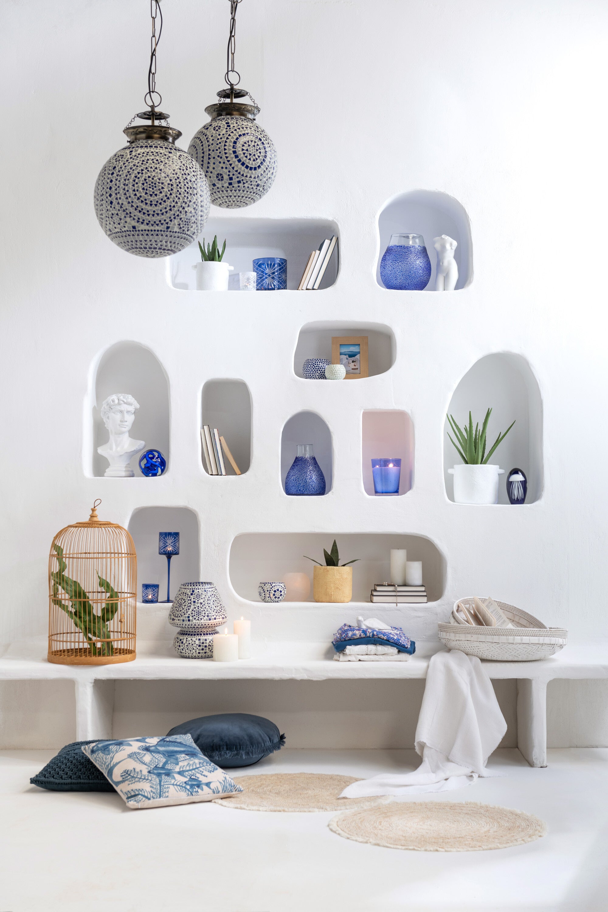 Exquisites 2er-Set Runde Rattan-Schalen in Weiß Perfekt für stilvolle Dekoration und Aufbewahrung