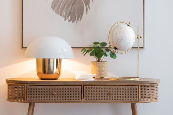 Tischlampe Pilz – Glänzendes Metall in Gold und Weiß