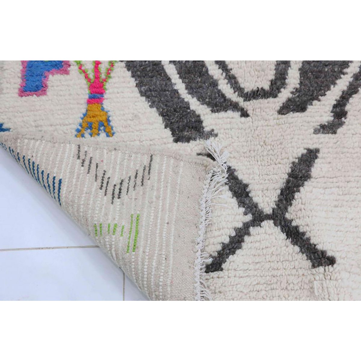 Zeitgenössischer handgefertigter Berber Teppich 140 x 240 cm