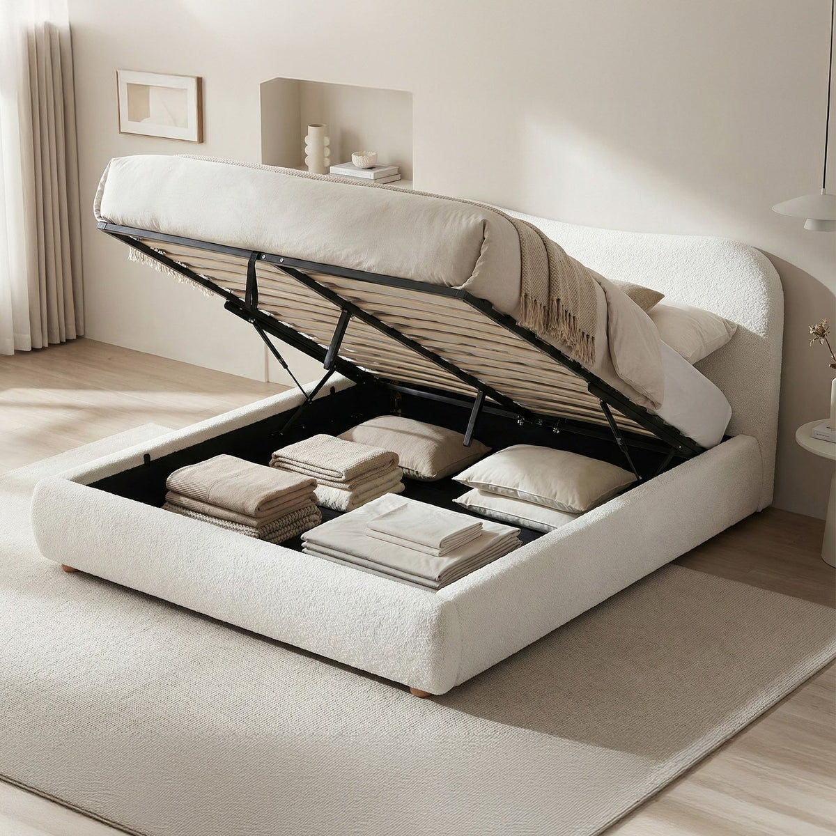Upholstered Bed Maido
