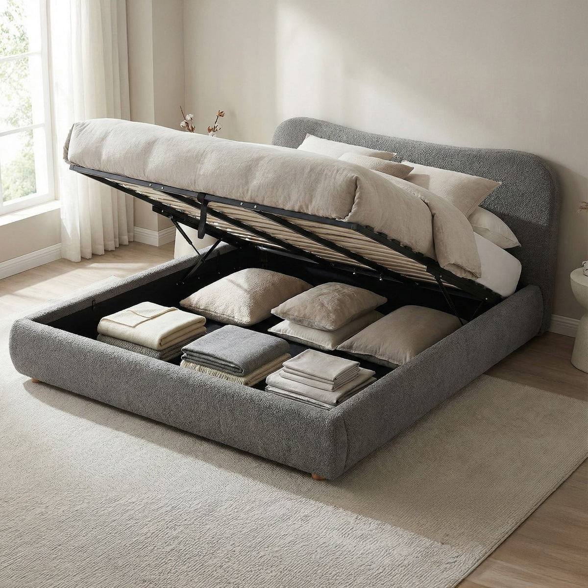 Upholstered Bed Maido