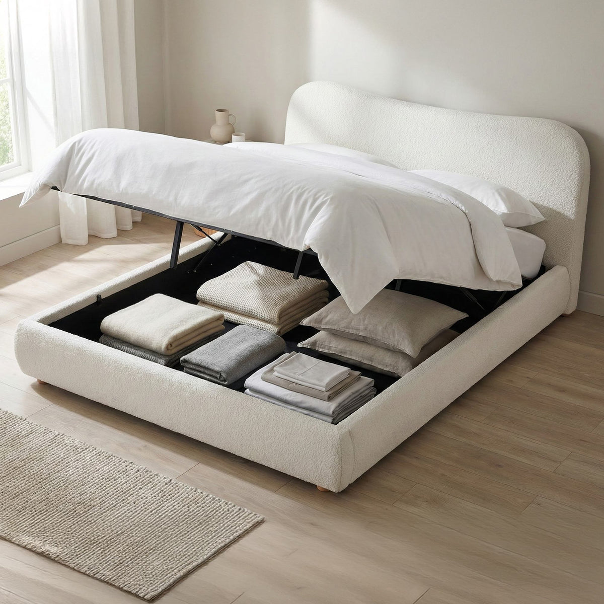 Upholstered Bed Maido