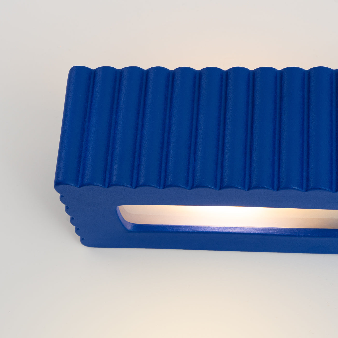 Wandleuchte Keramik RIGATA ultramarin
