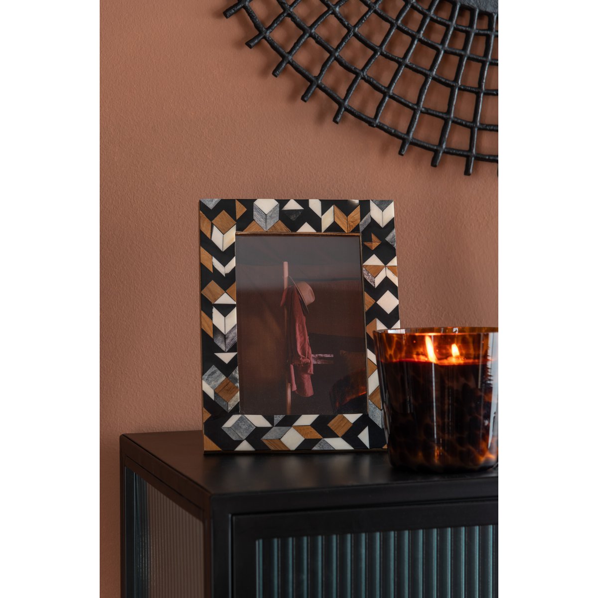 J-Line Duftkerze Noa – Sandelholz – Glas – Braun – klein – 50U