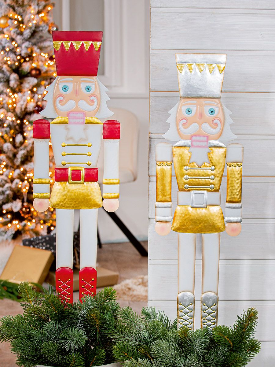 Nussknacker 4er Set Gartenstecker in Gold, Rot und Weiß – 92 cm Metall