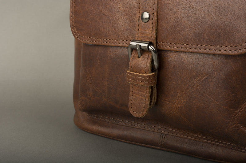 Buffalo Courier – Vintage buffalo leather shoulder bag