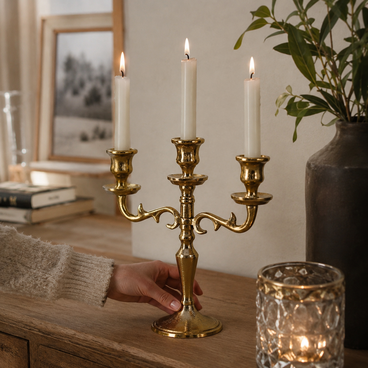 Kerzenleuchter Varas aus Metall in Gold für 3 Stabkerzen