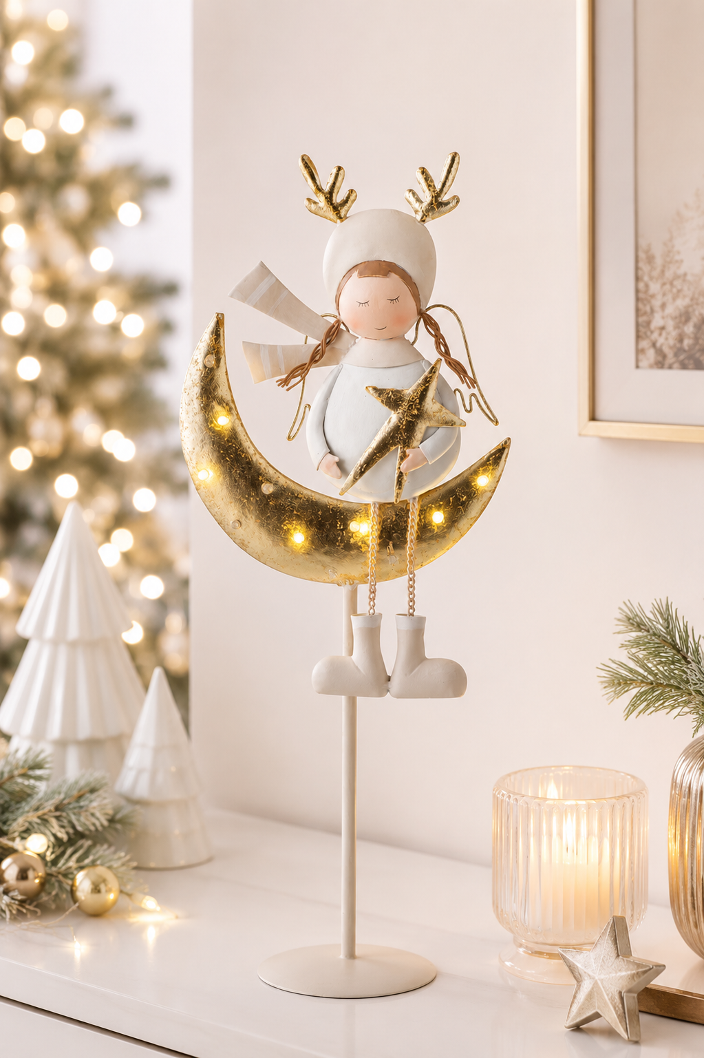 LED Weihnachtsfigur Stella auf Mond in Weiß und Gold