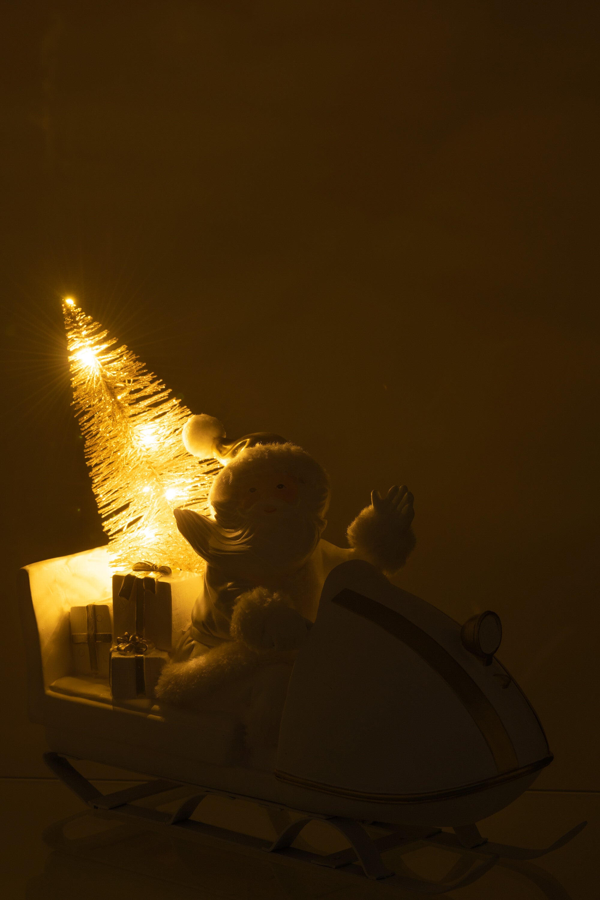 Weihnachtszauber LED-Weihnachtsmann mit Schlitten