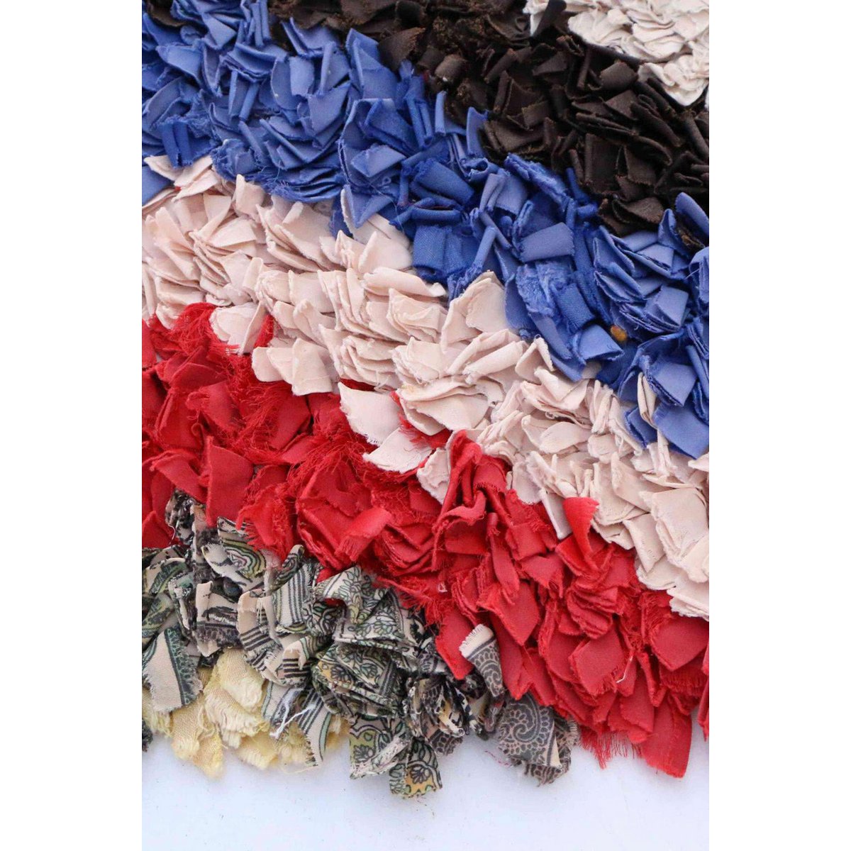 Marokkaner Berber Teppich in recycelten Textilien 89 x 172 cm