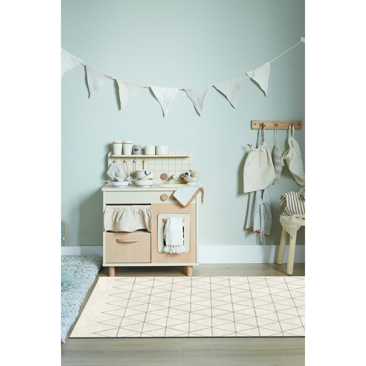 Geometrischer Teppich mit Ras in Samt -Isozele -Polypropylen