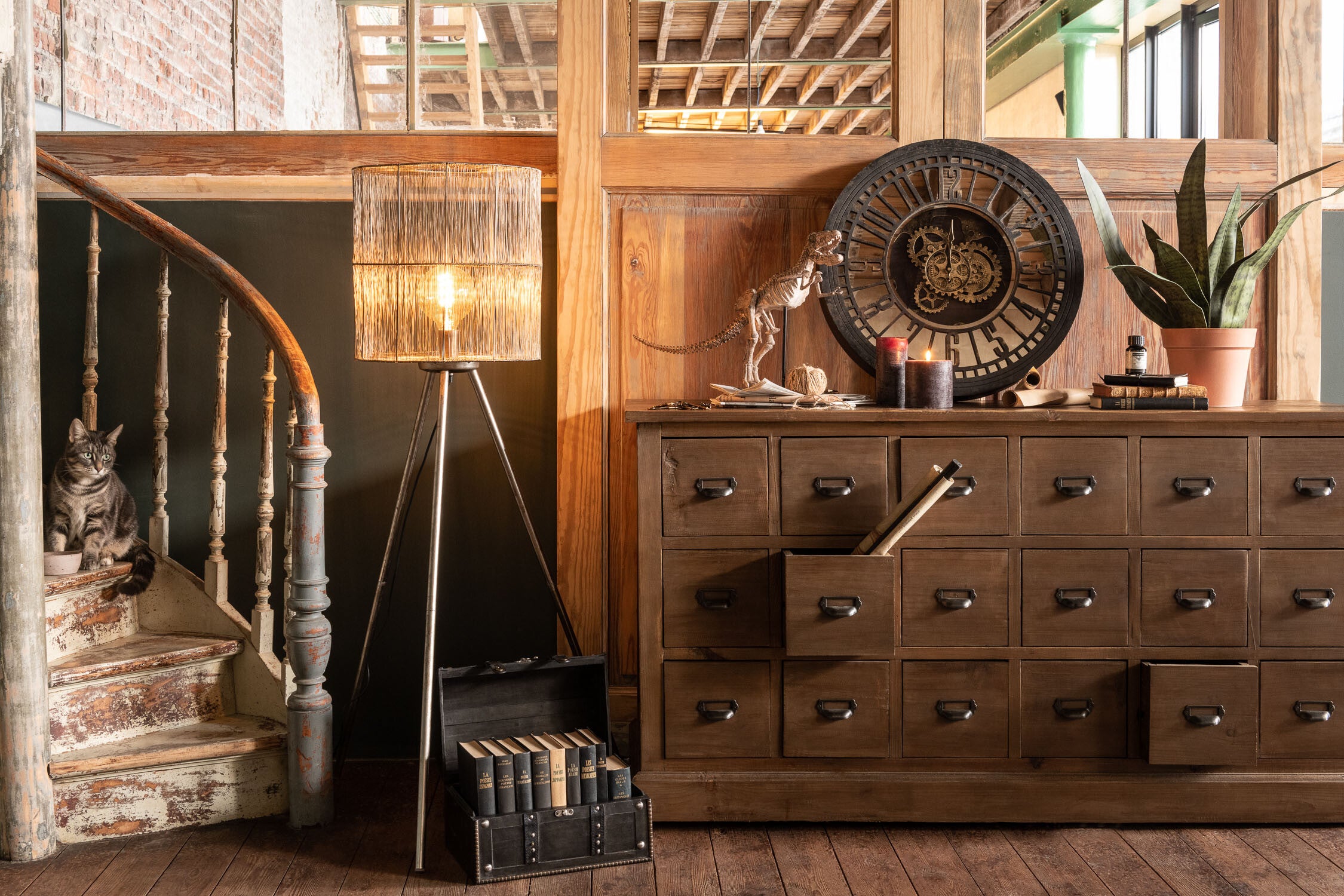 2er-Set Stehleuchten im Antik Stil Elegante Metallausführung in Braun