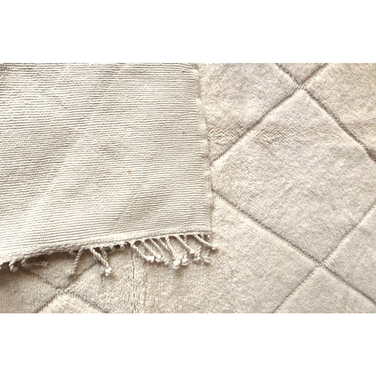 Zeitgenössische Wolle Berber Teppich 177 x 302 cm