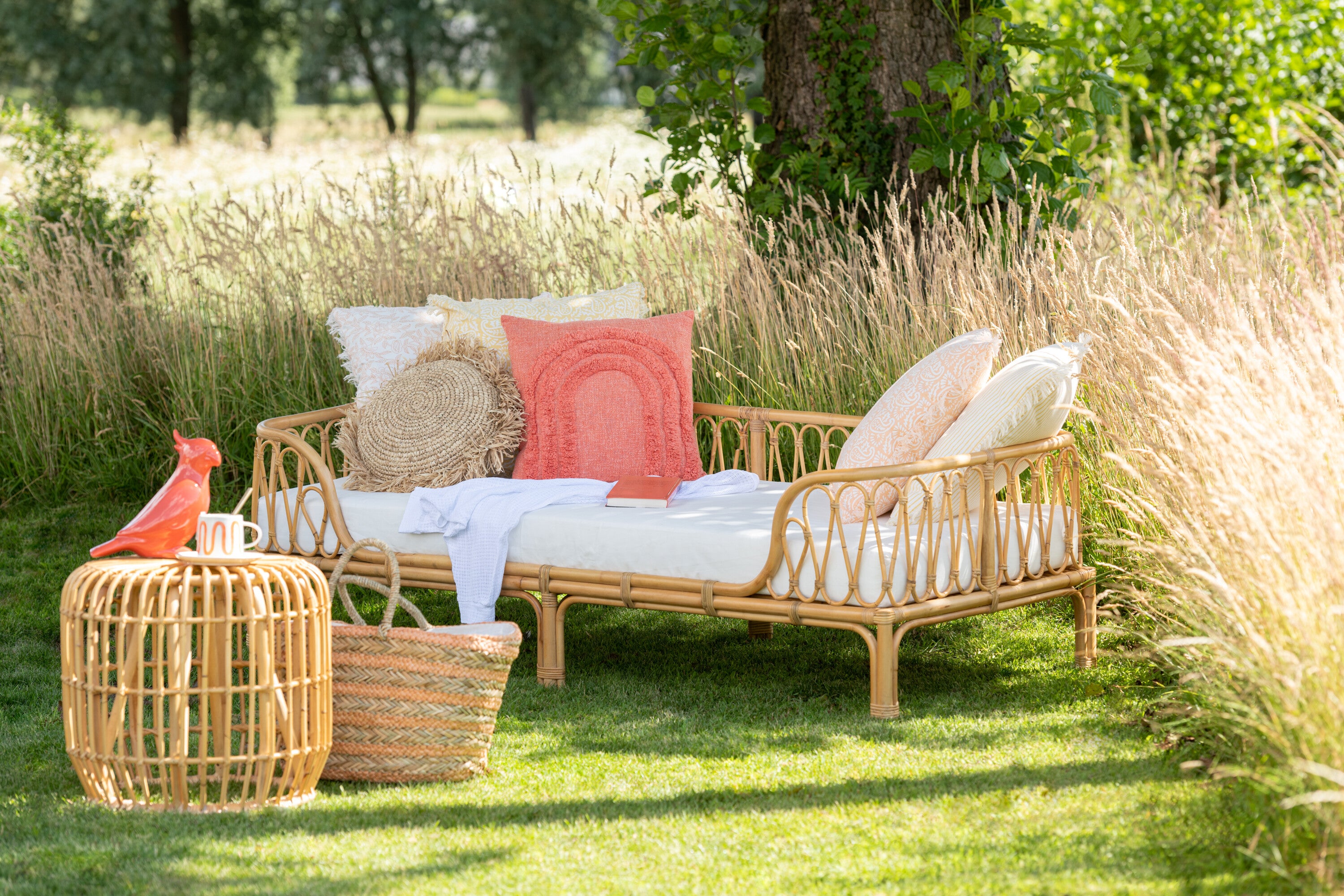Vielseitiger Sirine Rattan Naturell Couchtisch - Stilvolle Natürlichkeit für Wohnzimmer, Garten und Terrasse