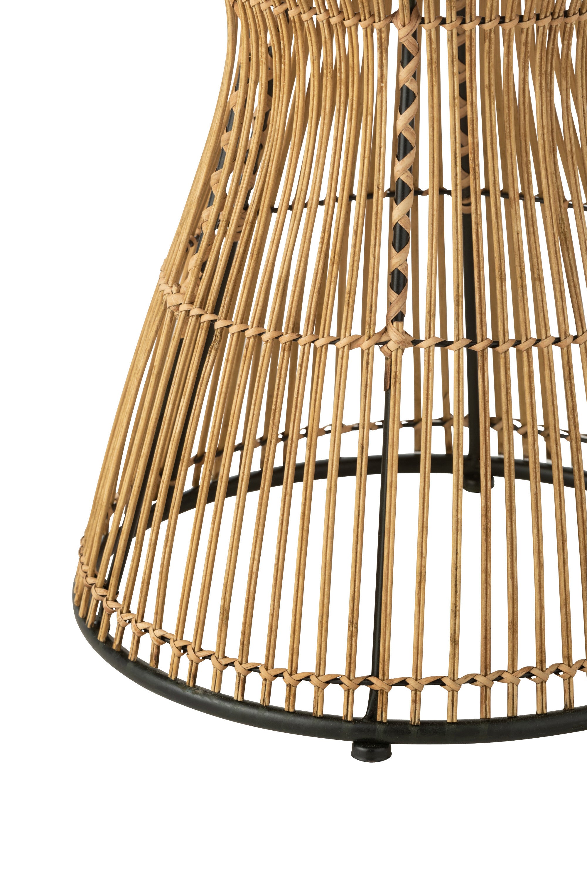 Side table round grooves natural rattan - A stylish and practical companion for your home