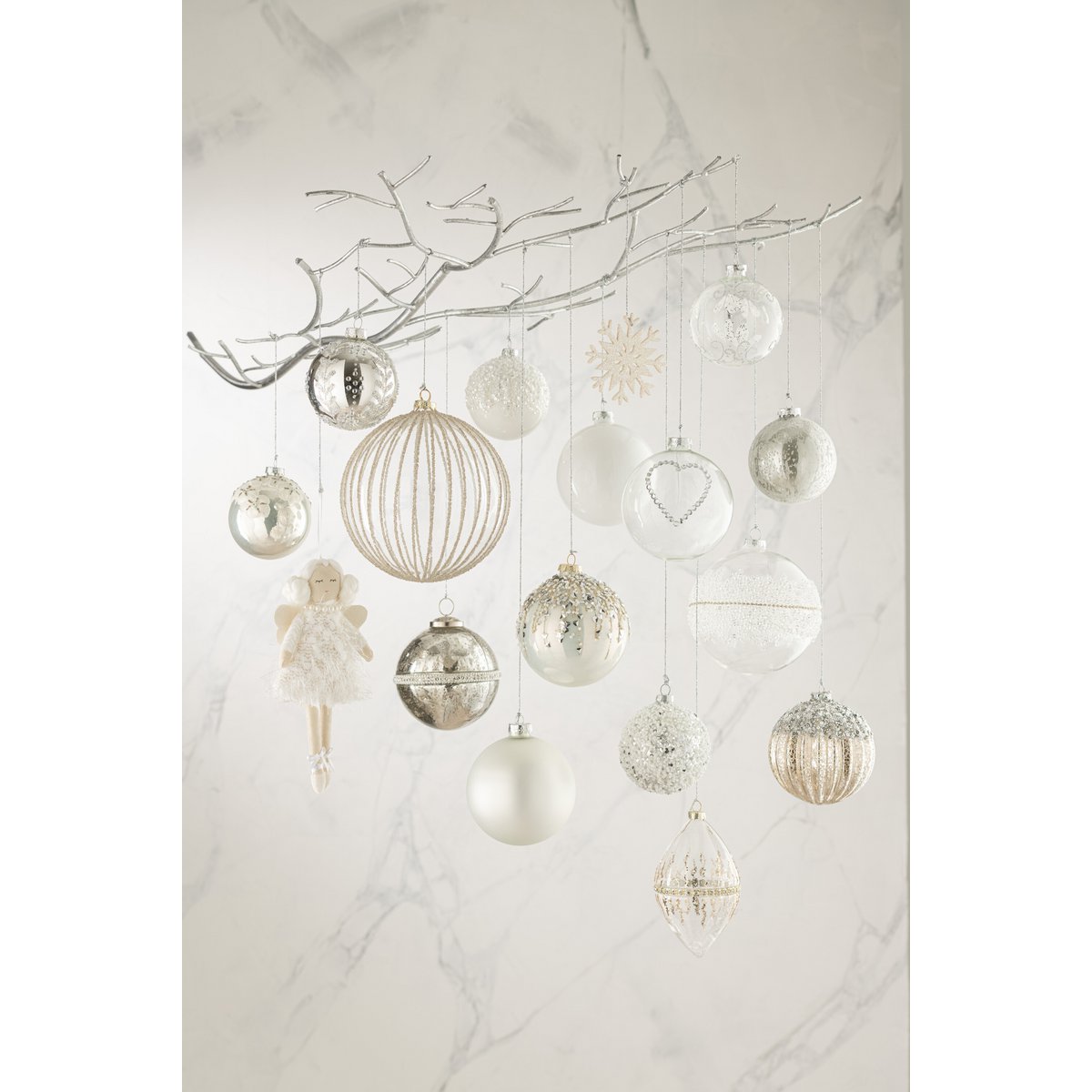 J-Line Box mit 6 Weihnachtskugeln, Perlen + Glitzerglas, Silber/Weiß, klein