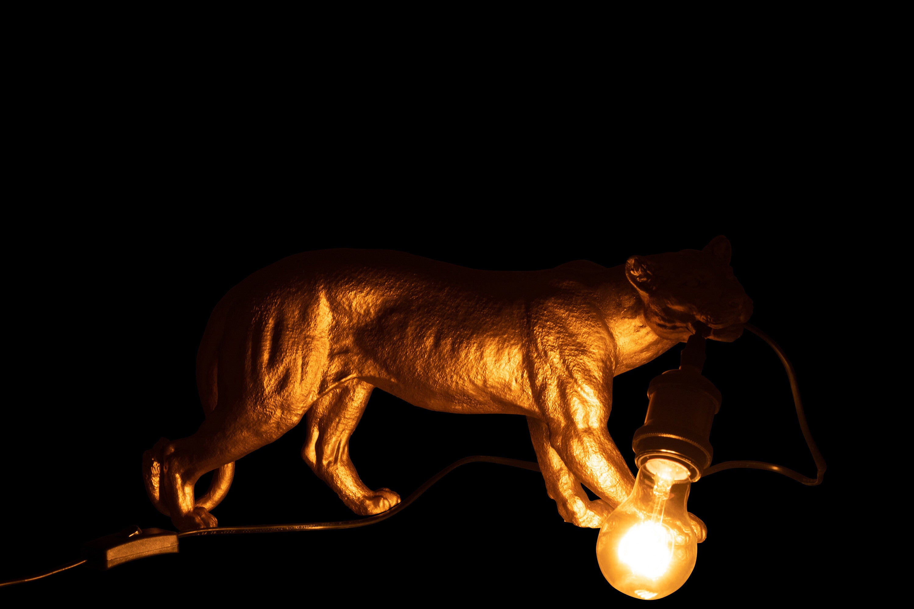 Edle Tischlampe Puma aus Polyresin in Goldoptik, E27 Fassung