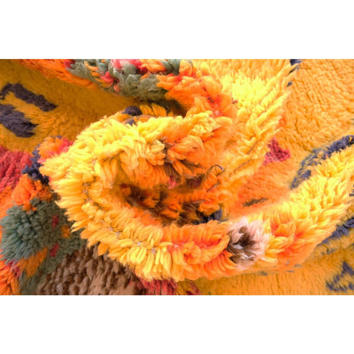 Berber Teppich in abstrakter Wolle 164 x 245 cm