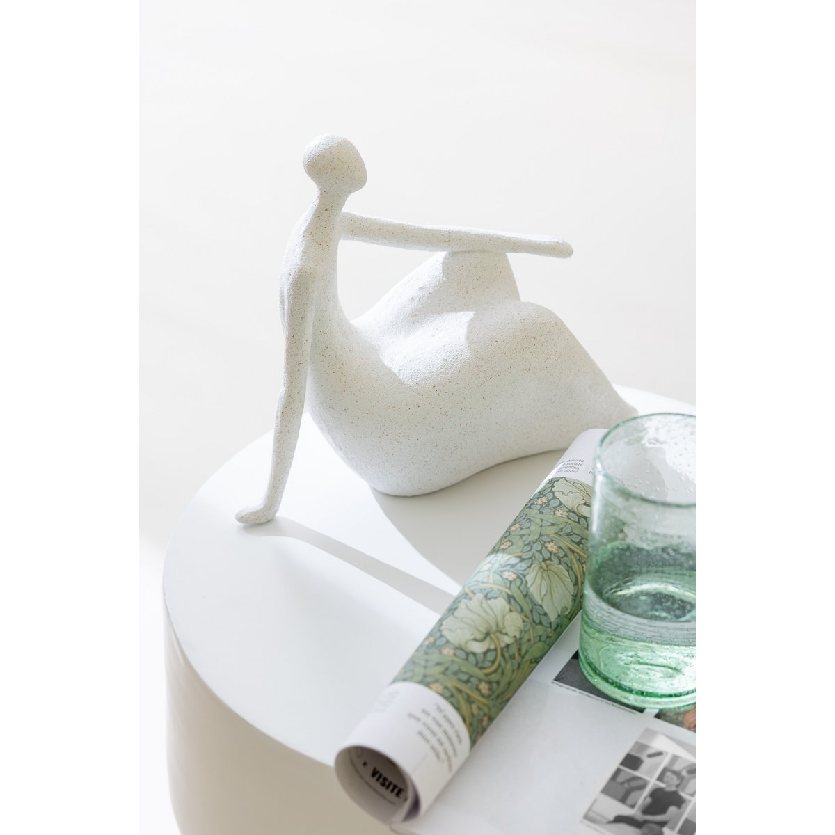 Skulpturen-Set Sitzende Frauen – Moderne Figuren in Matt Weiß