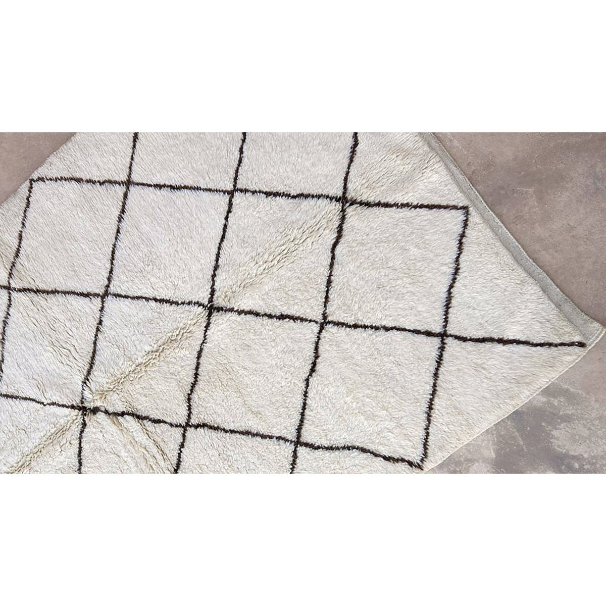 Zeitgenössischer Berber Bers Teppich in handgefertigter Wolle 151 x 253 cm