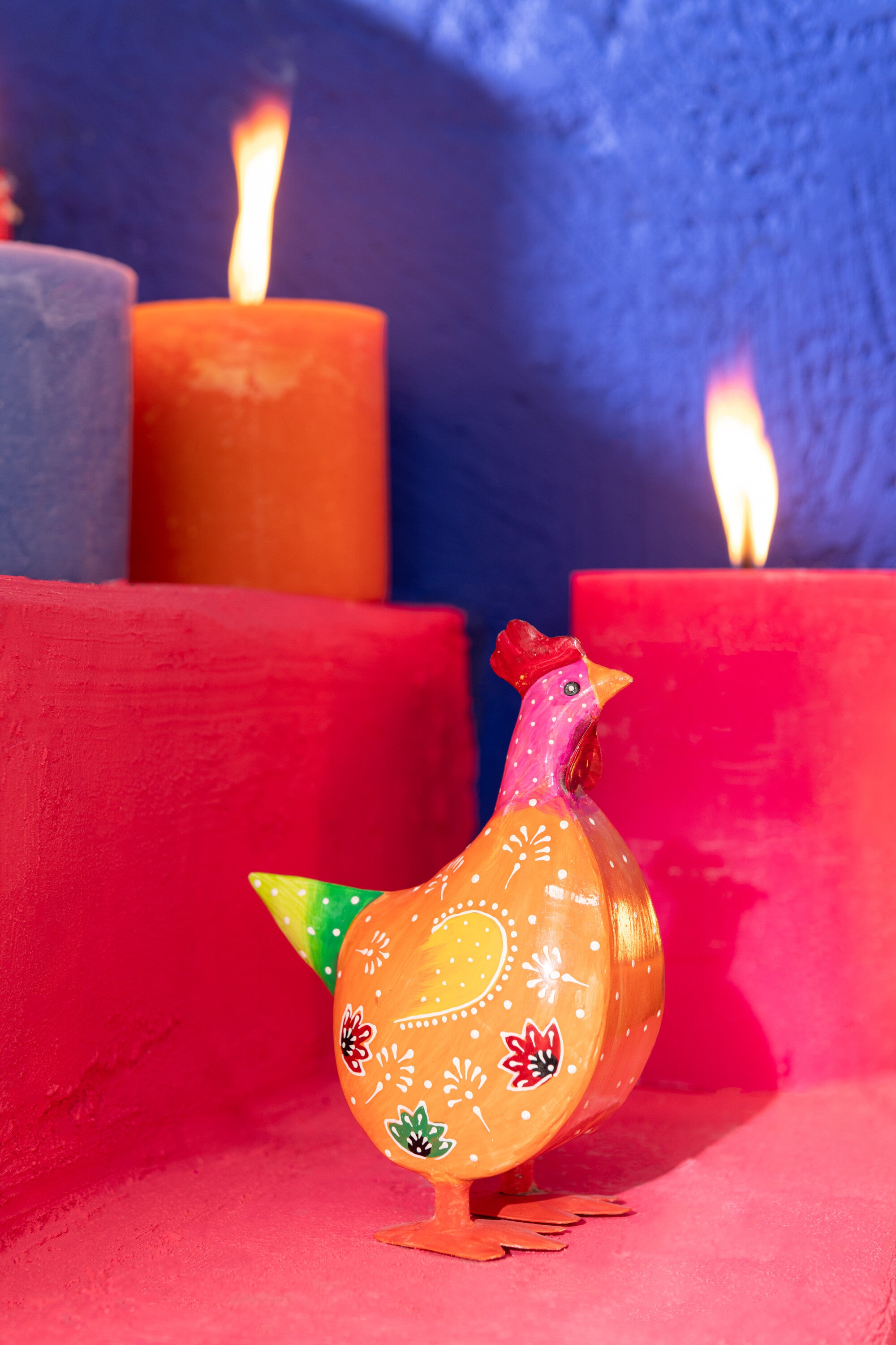 6er Set 3-fach sortierte handbemalte Hühner aus Metall – Farbenfrohe Oster- und Sommerdeko