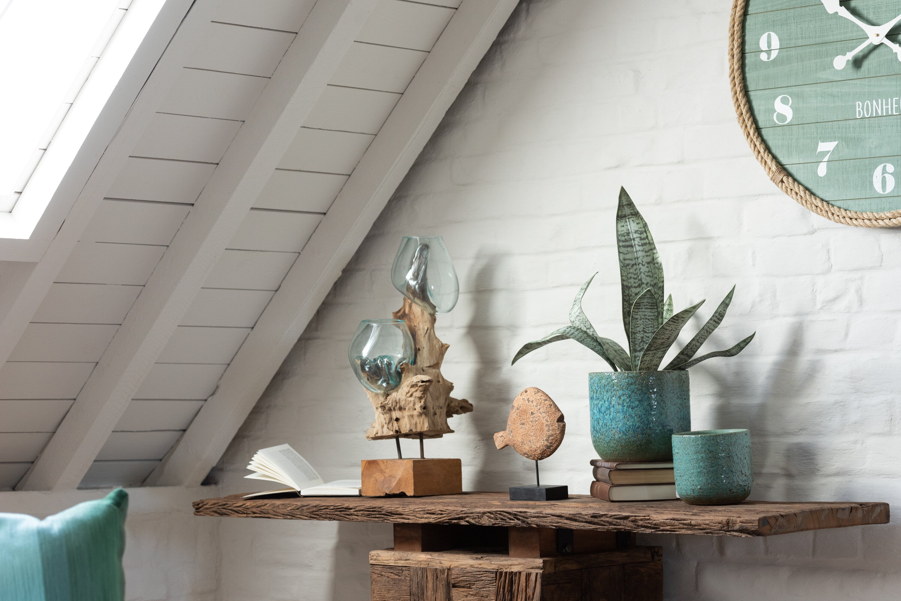 Handcrafted wooden console 'Woody Wood' Natural - Natural elegance meets functionality