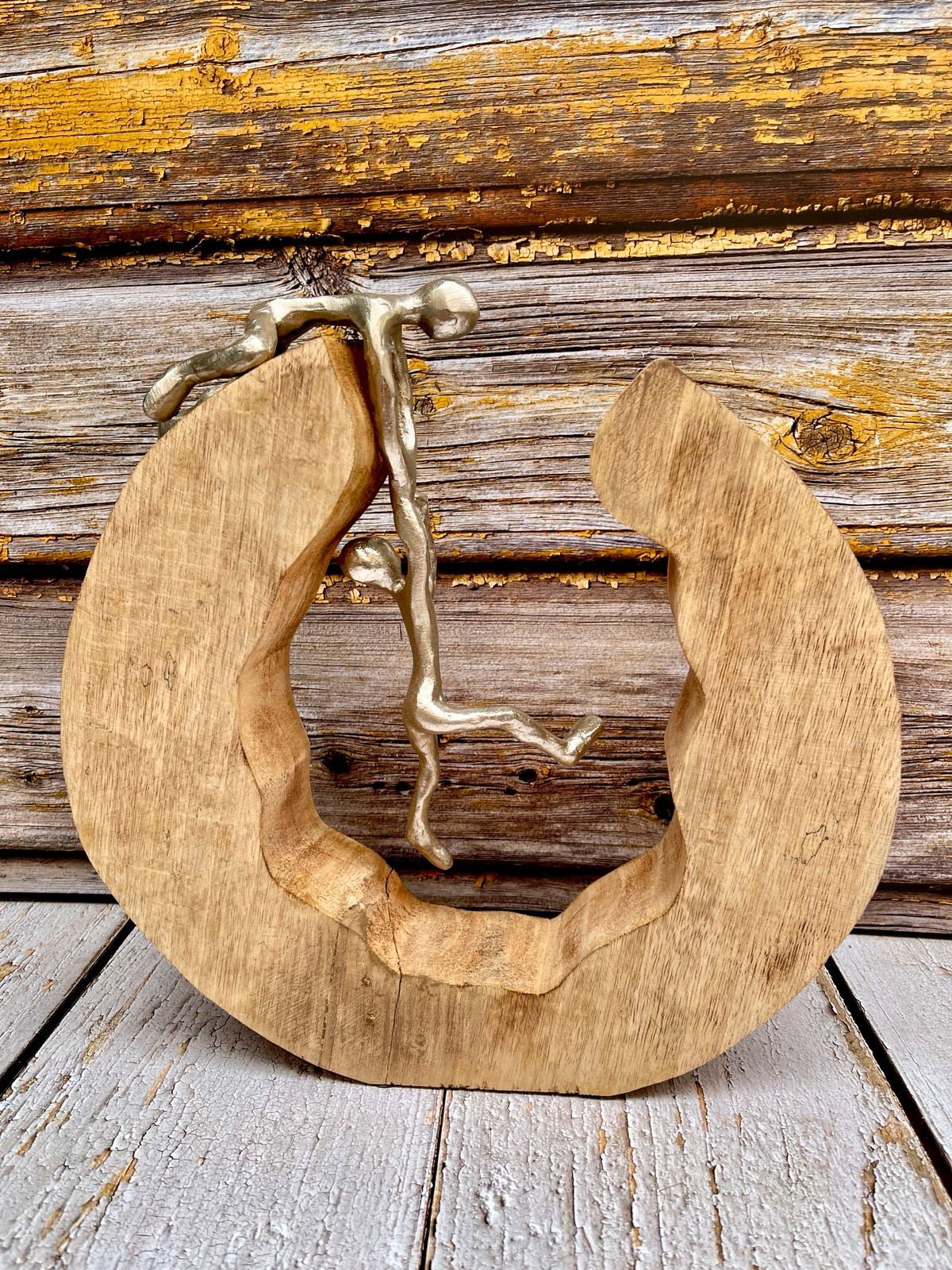 Alu Holz Skulptur Teamwork starke Freunde silberfabend H.30cm Handgefertigt