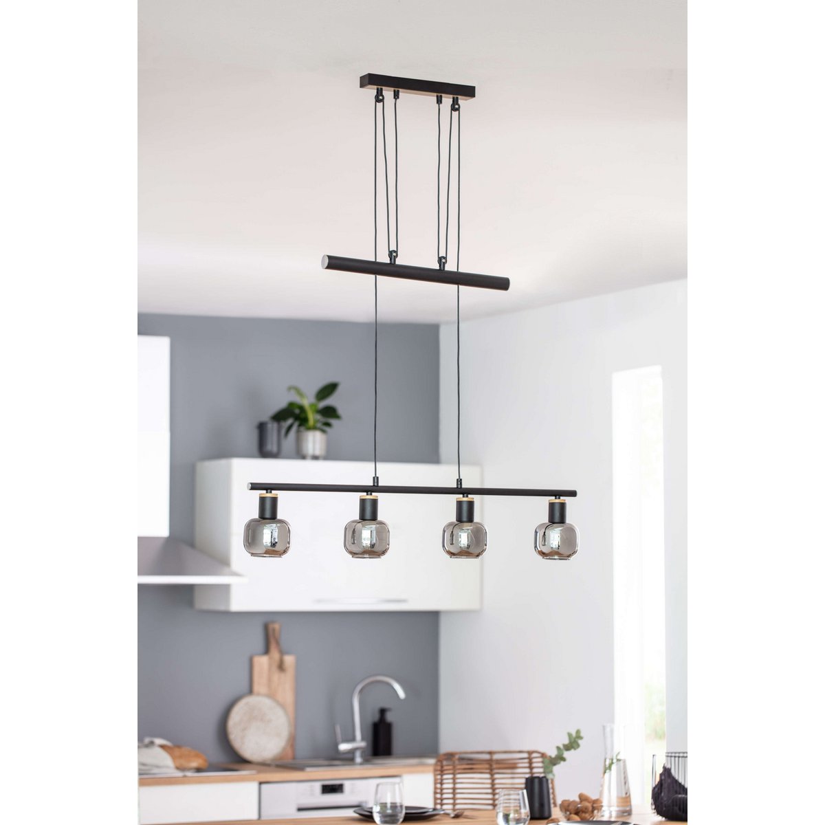 4er Pendelleuchte "FUMOSO", Pendellampe höhenverstellbar aus Metall und Rauchglas in Schwarz,, mit E14-Fassung, für Esszimmer, Wohnzimmer, Diele oder Büro, 78 x 10 cm