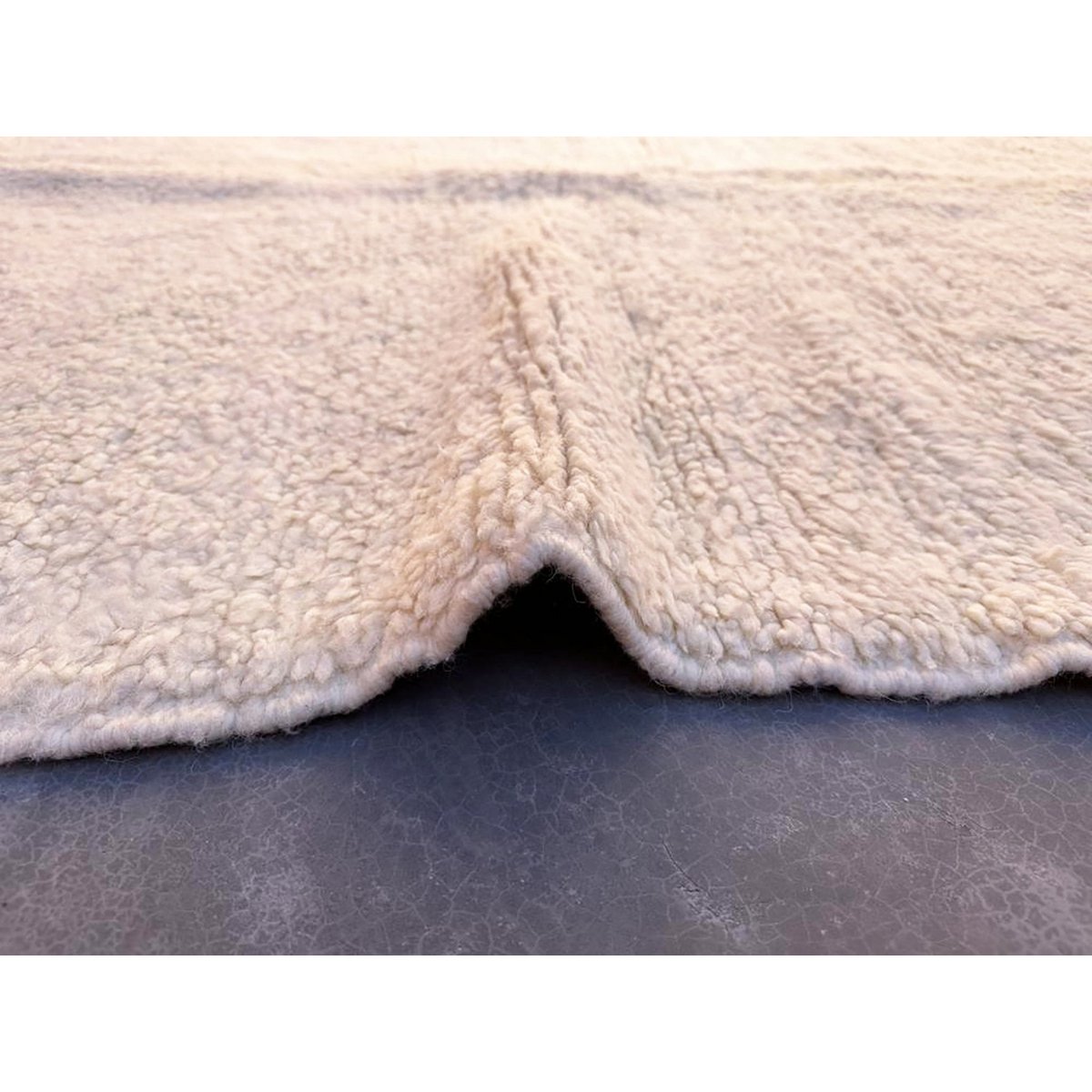 Berberwollteppich von M'RRT 164 x 261 cm