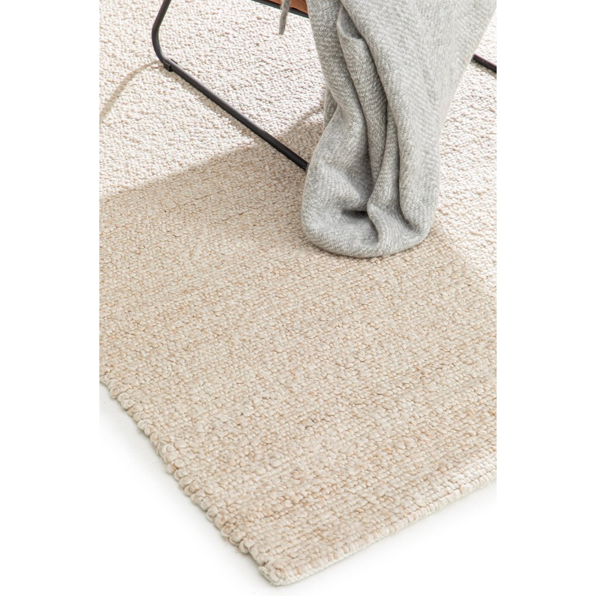 Lockiger Teppichwolleffekt in Cardé Looma Polyester