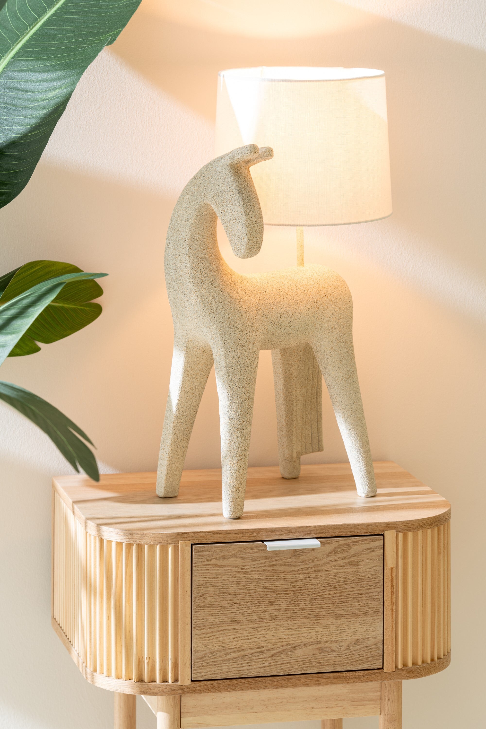 Tafellamp Paard Modern – Designlamp van Hars in Beige