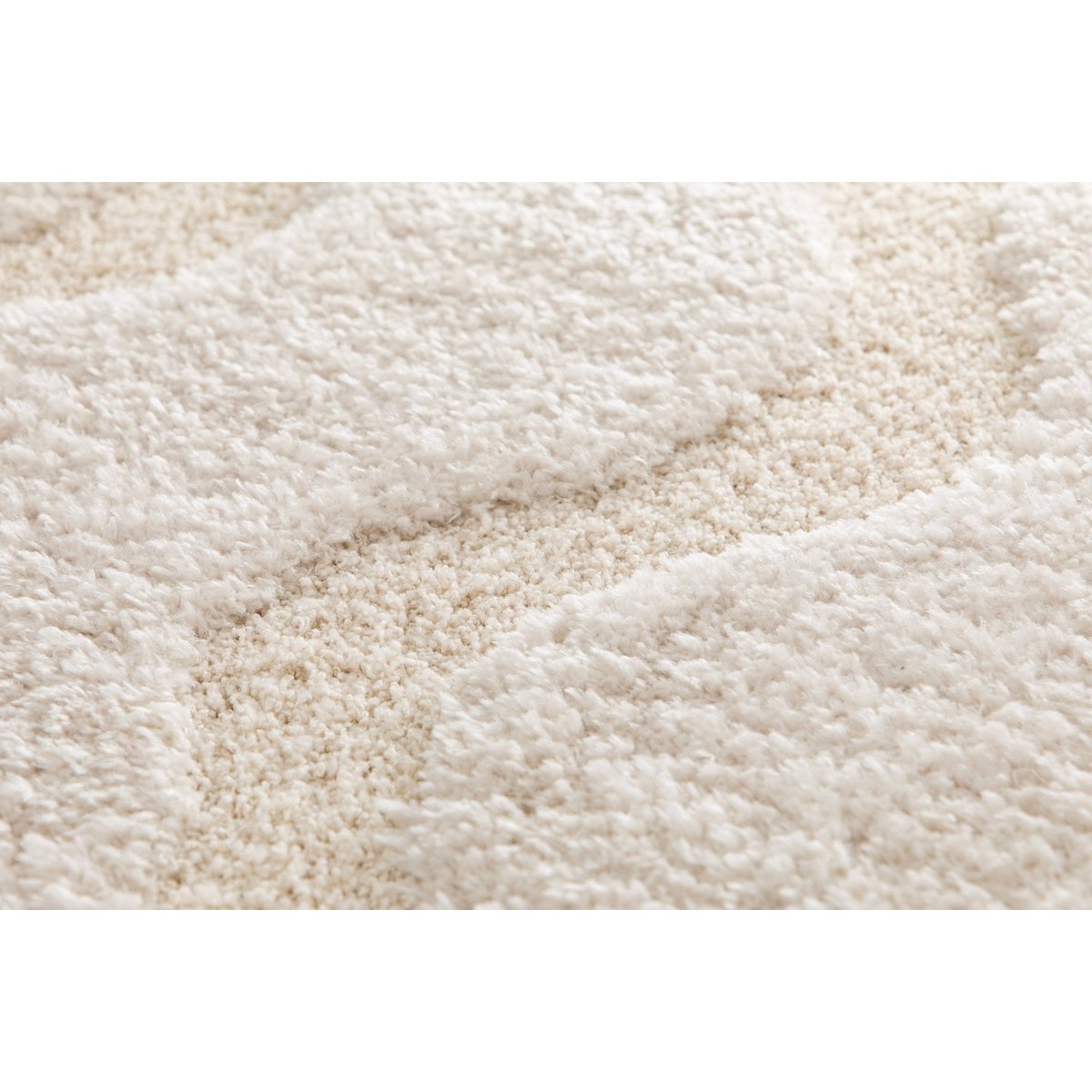 Weicher zotteliger Teppich im recycelten Polyester mit modernem Relief Pemberley