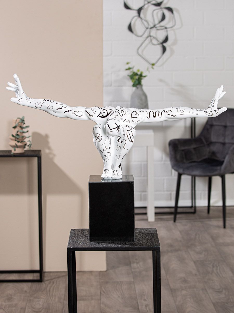 Skulptur Cliffhanger Modern Art 75 cm Weiß – handbemalte Dekofigur im Einliniendesign mit Marmorsockel
