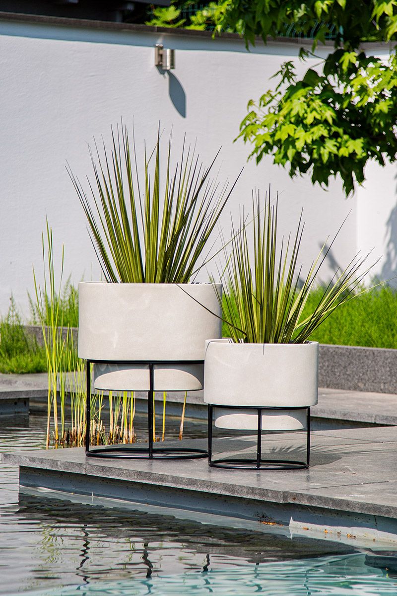 Pflanztöpfe Fiberglas Magnesia 2er-Set - Stilvolle Eleganz für Ihren Garten