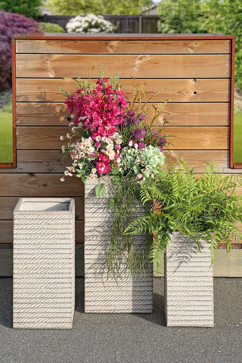 Set of 3 Modern Fiberglass Planters Tavira Brown