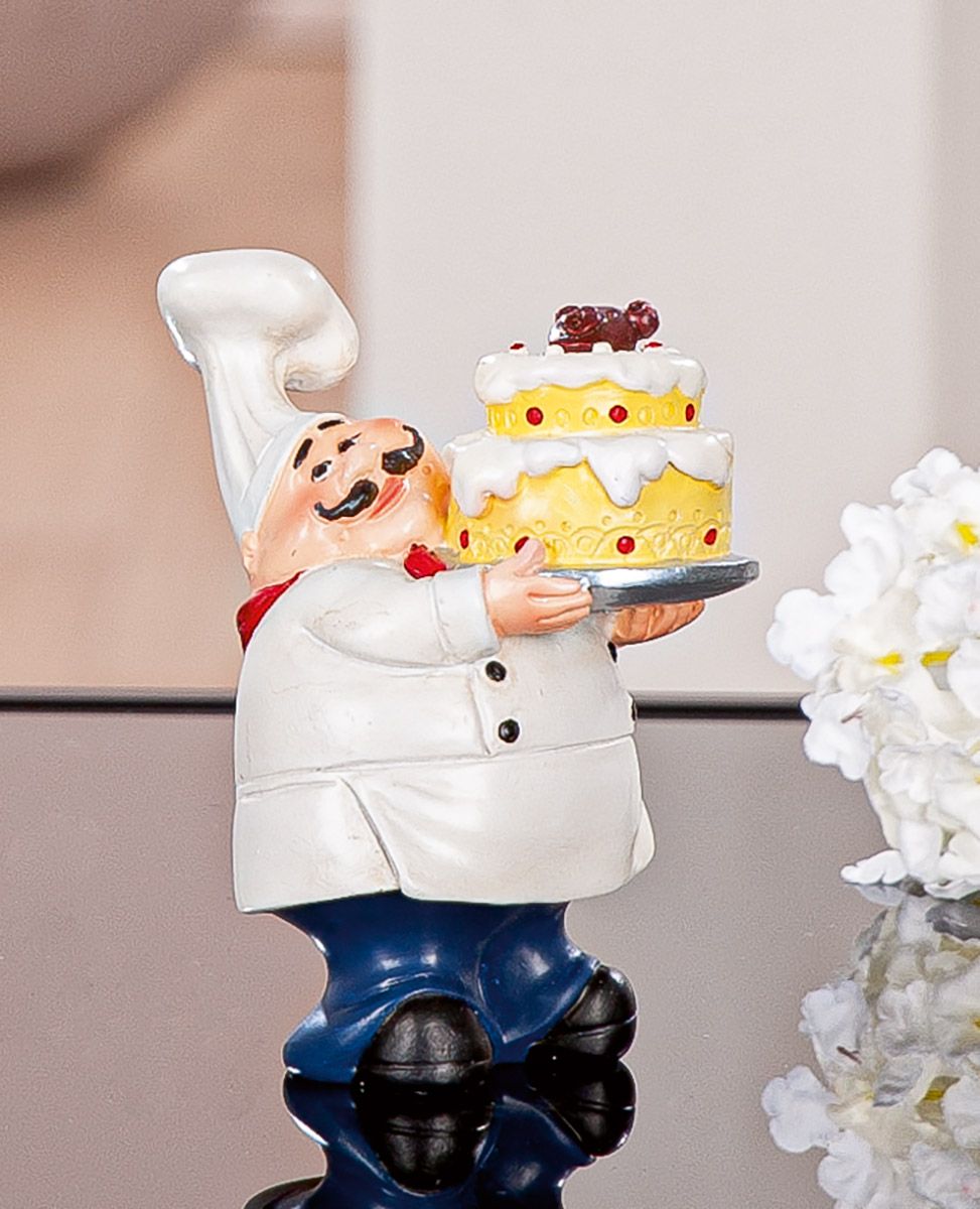 Dekofigur Koch Paolo mit Torte – Charmante Küchenfigur für Genießer