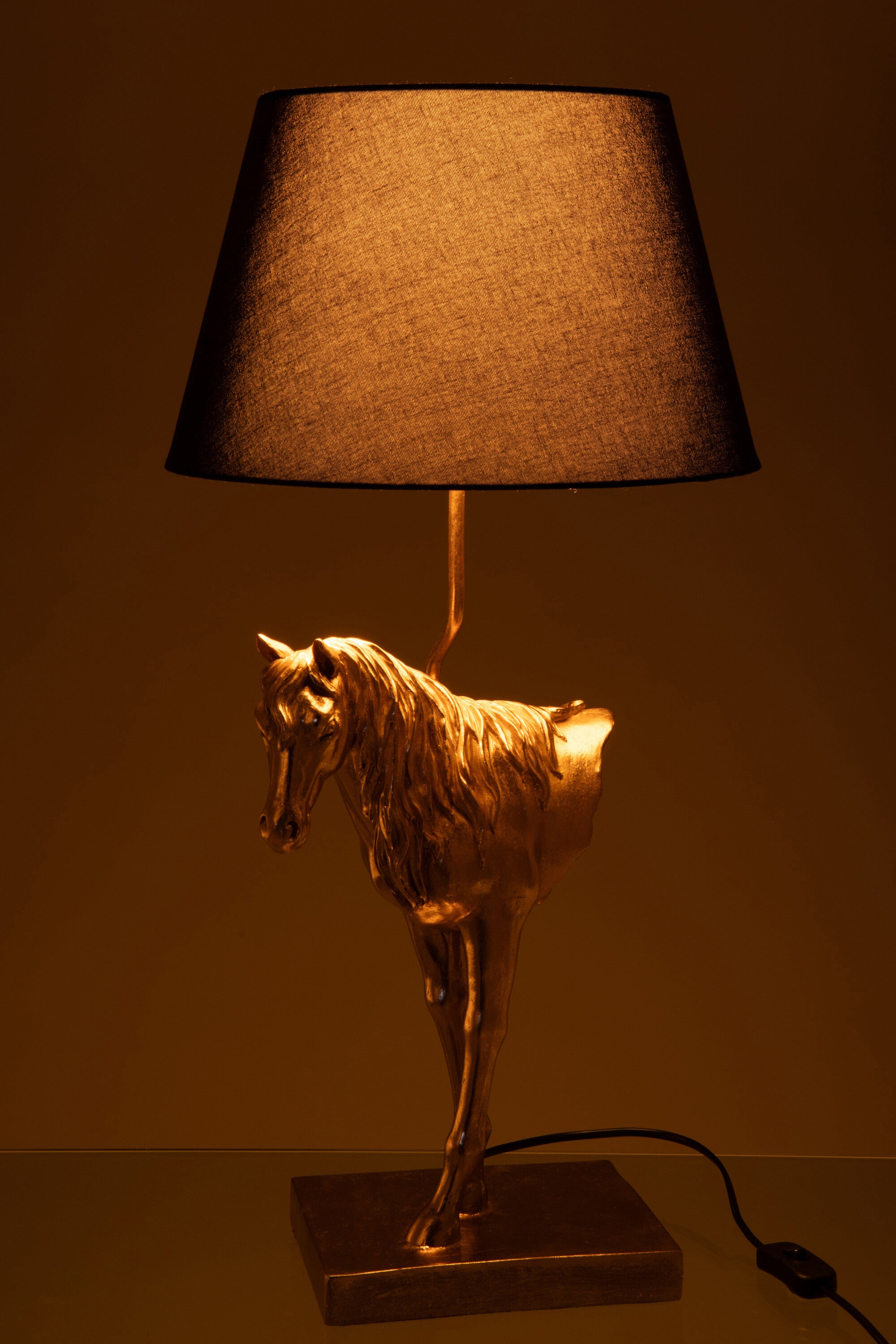 Pferdelampe Equino Aureo Front goldfarben schwarz Design