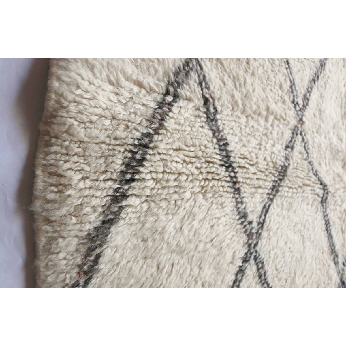 Zeitgenössische Wolle Berber Teppich 168 x 223 cm