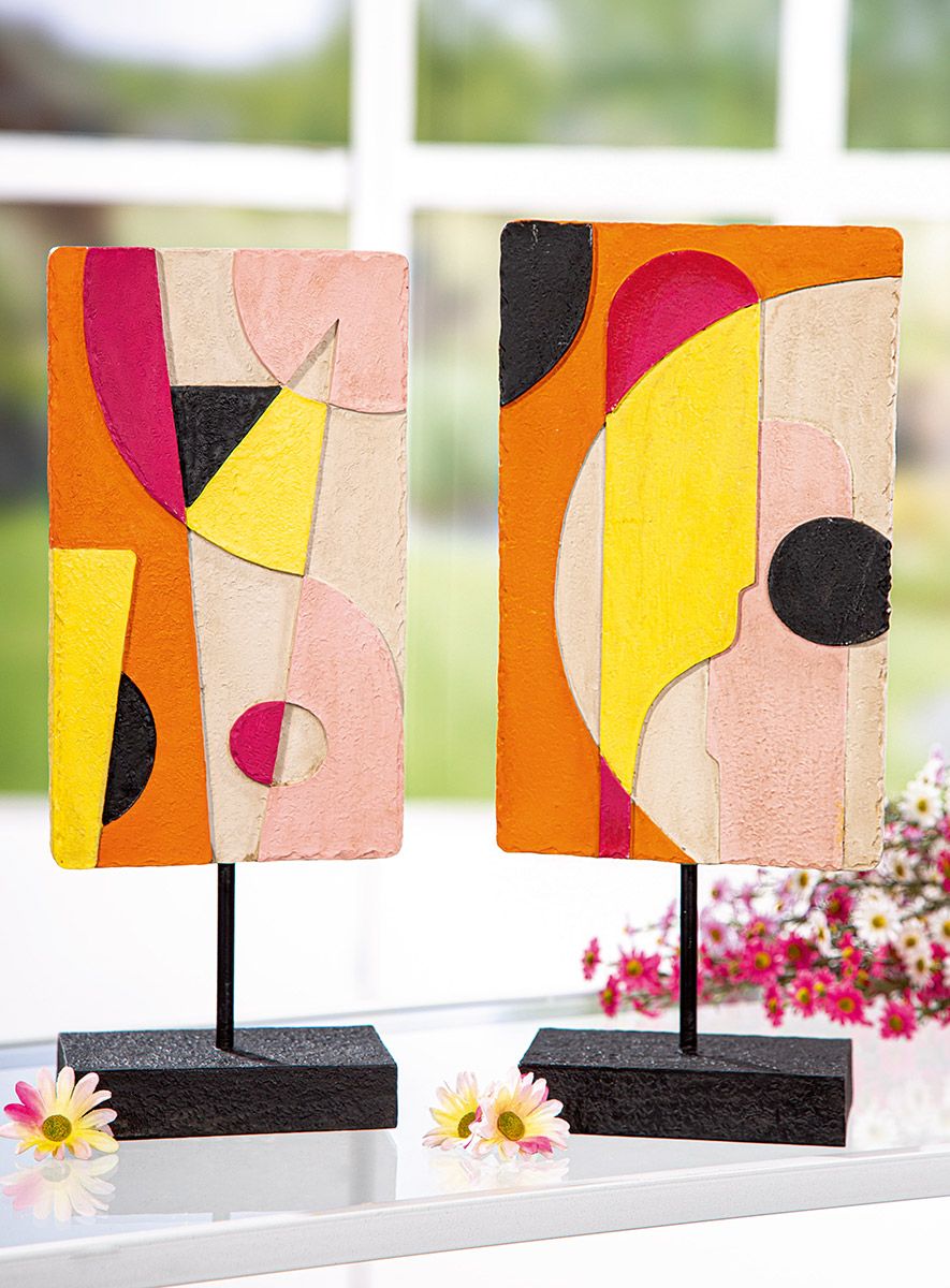 Moderne abstrakte Skulptur im Rechteckformat – Gelb, Orange und Pink