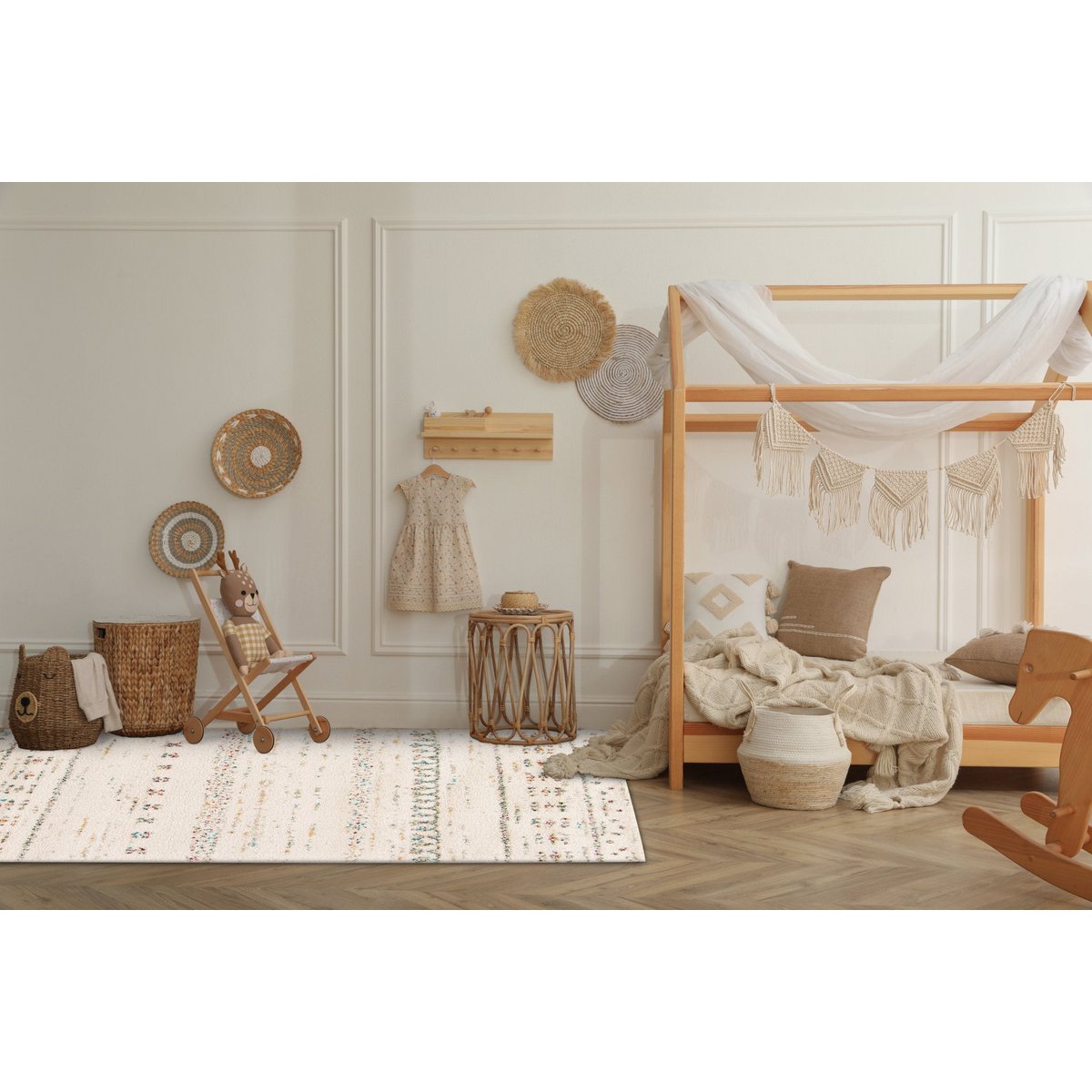 Weiche und voluminöse ethnische zottelige Teppichblüte