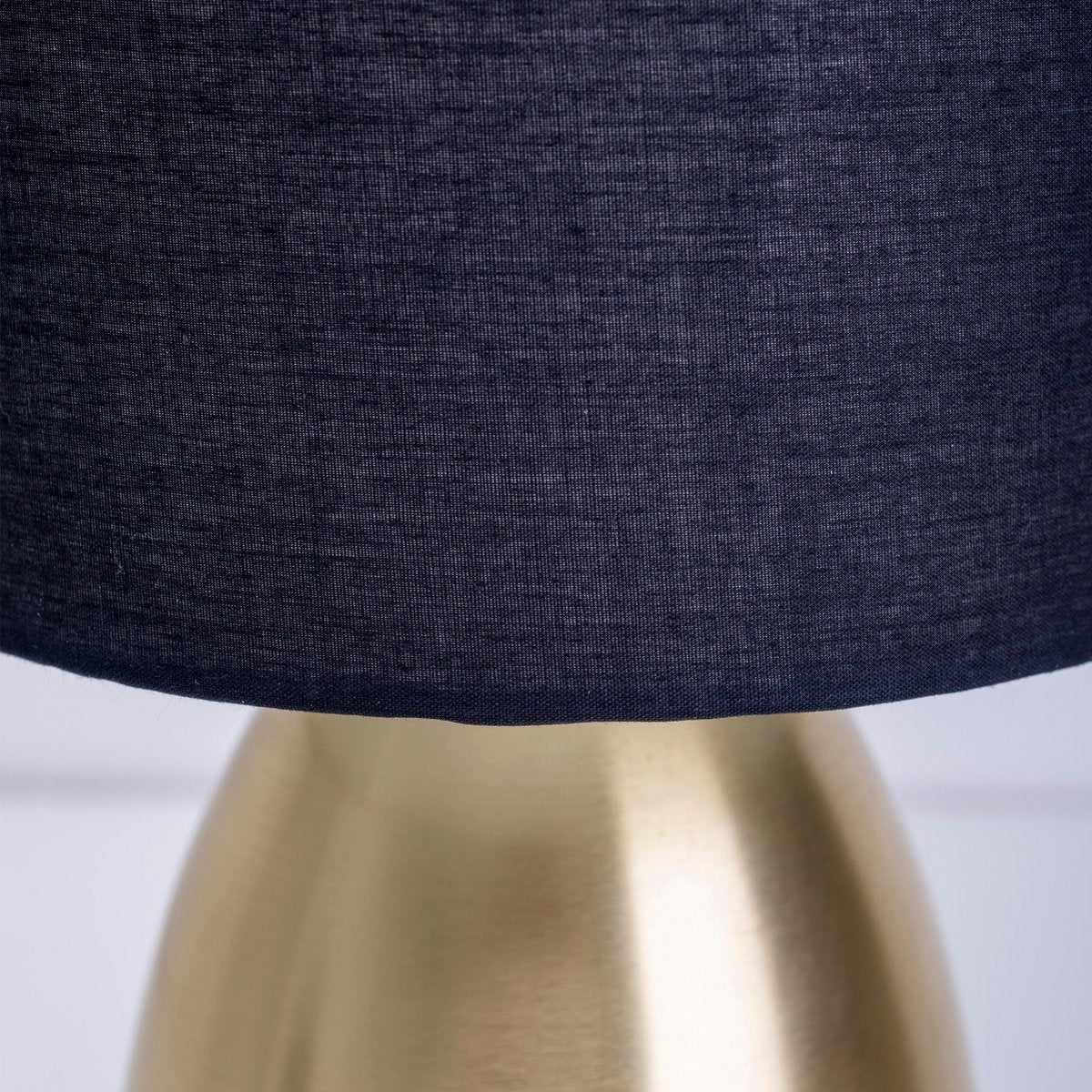 Tischleuchte "AURUM" 33 cm hoch in Gold/schwarz, aus Metall und Textil, mit E14-Fassung, Beleuchtung für Esszimmer, Wohnzimmer, Diele oder Büro